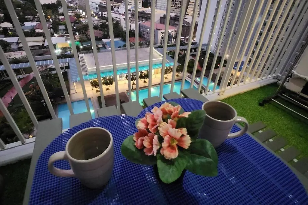 Great View In Makati Apartment Manila